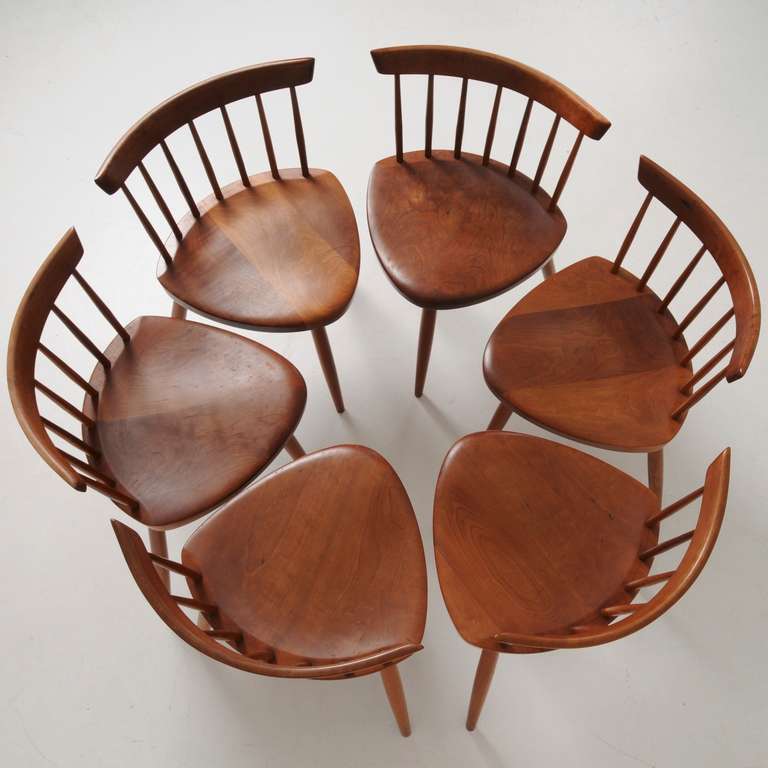 This is a matching one owner set set from 1966.  All market with the buyers name - one signed by George Nakashima.  Together with a copy of the original invoice.

located in hamburg.