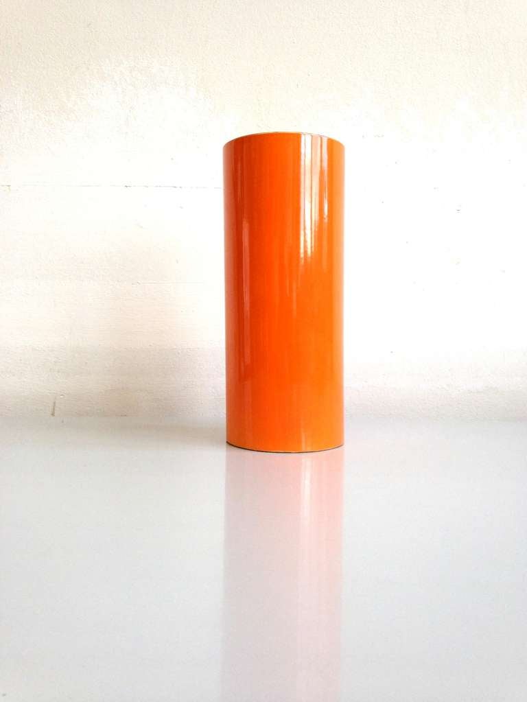 Georges Jouve (1910 - 1964)

Ceramic cylinder vase by  Georges Jouve having a orange-red glaze with a black interior. Incised on the bottom with the artist's mark.

mint condition

Lit.: Geoerges Jouve / jousse enterprise,Paris 2006,  p. 62 -