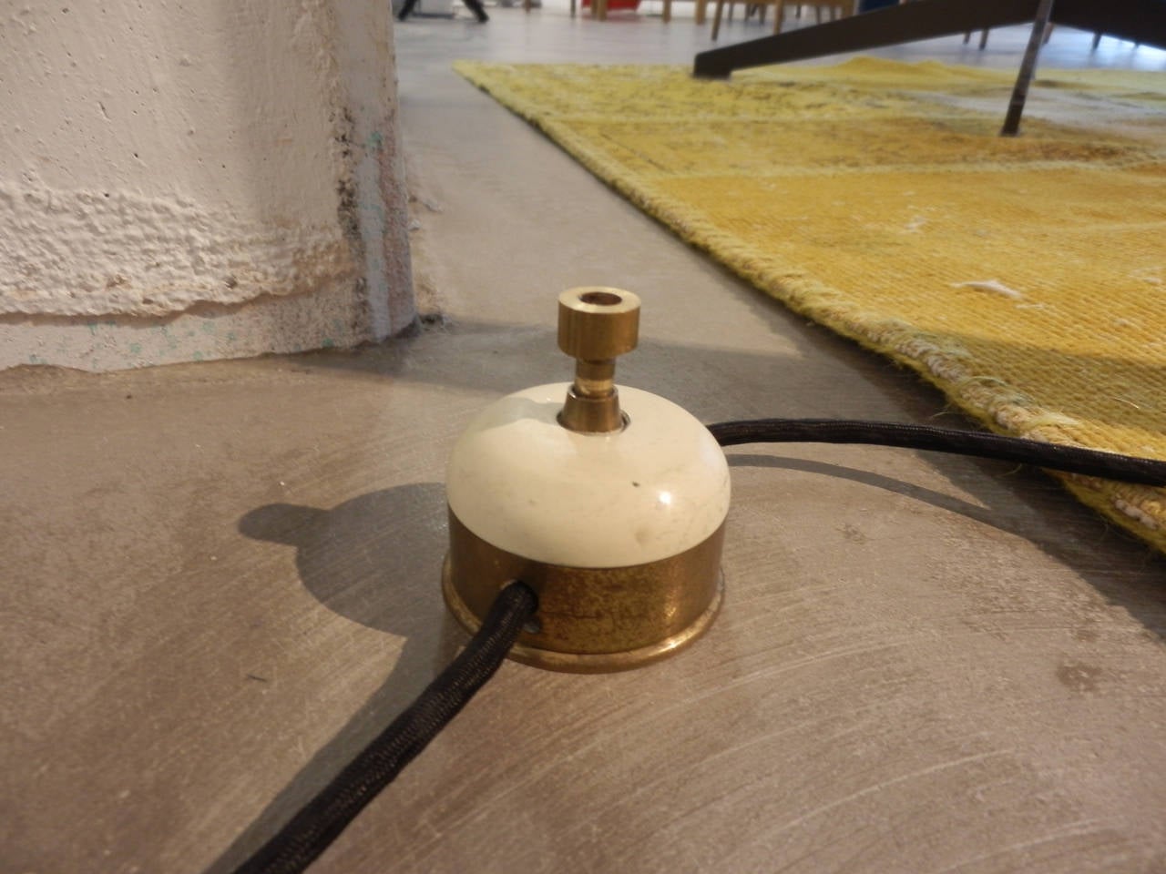 Italian Rare and early luminator floor lamp by pietro chiesa for fontana arte For Sale