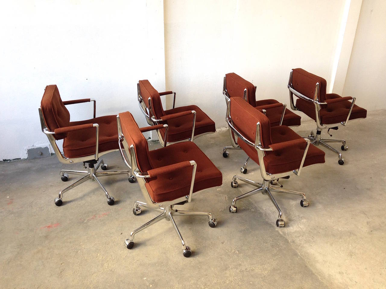 Charles Eames for Herman Miller Intermediate Desk Chairs, Set of 4 In Good Condition In Munich, DE