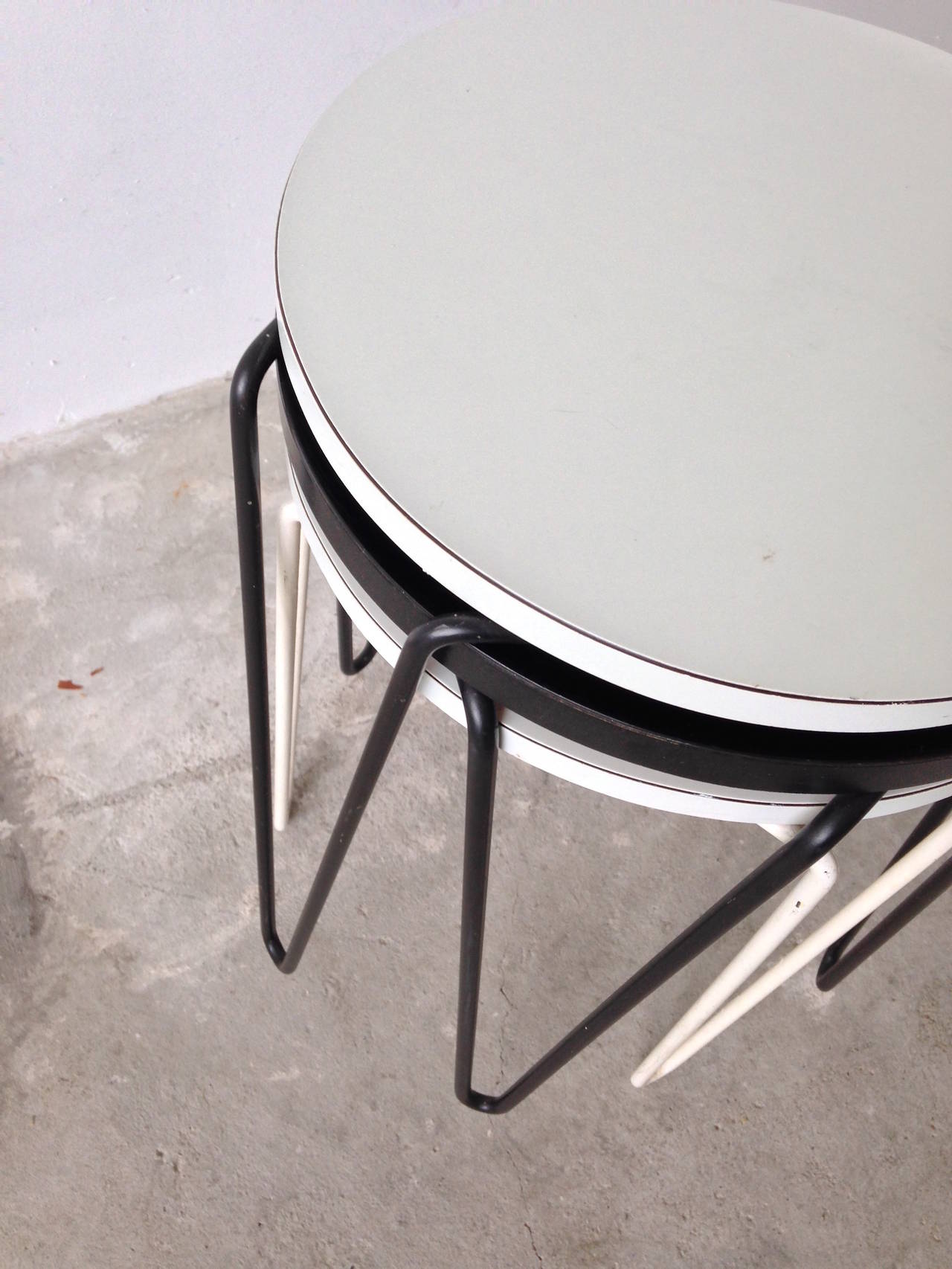 Florence Knoll 

Set of Three rare and early hairpin stool designed by Florence Knoll for Knoll International.  Legs are in enameled  iron -  laminated Top in white or black.

ITEM LOCATED IN HAMBURG