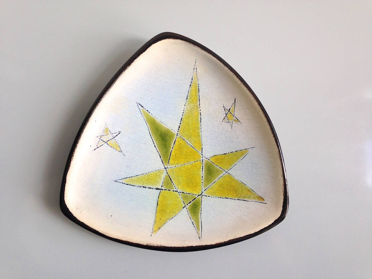 Denise Gatard Larger Triangle Dish In Good Condition In Munich, DE