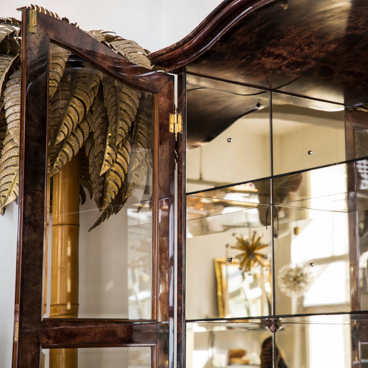 Elegant Aldo Tura Glass Mirror Cabinet In Good Condition For Sale In Munich, DE