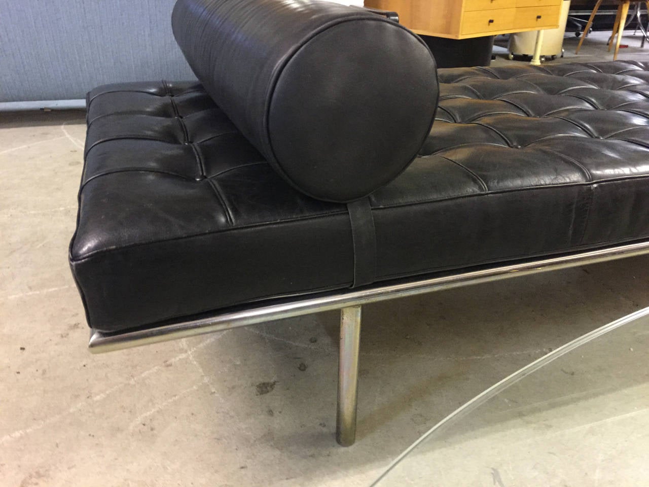 Very Rare Chrome Base Barcelona Daybed by Knoll International In Good Condition In Munich, DE
