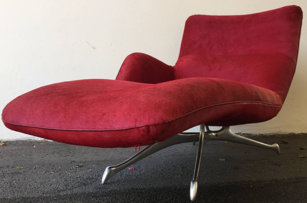 VK Chaise by Vladimir Kagan Covered in Red Fur In Good Condition In Munich, DE