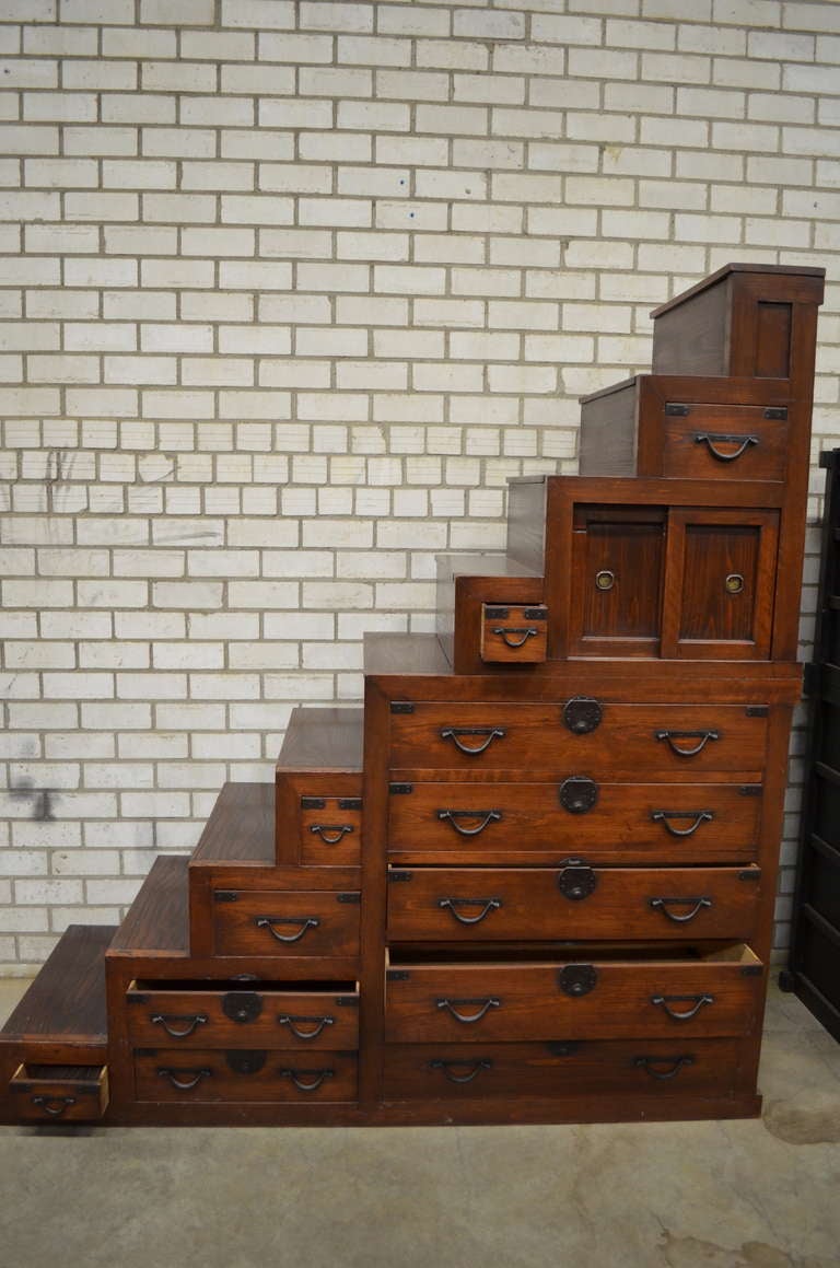 19Th. Century Japanese Staircase Tansu In Good Condition For Sale In Gravenmoer, NL