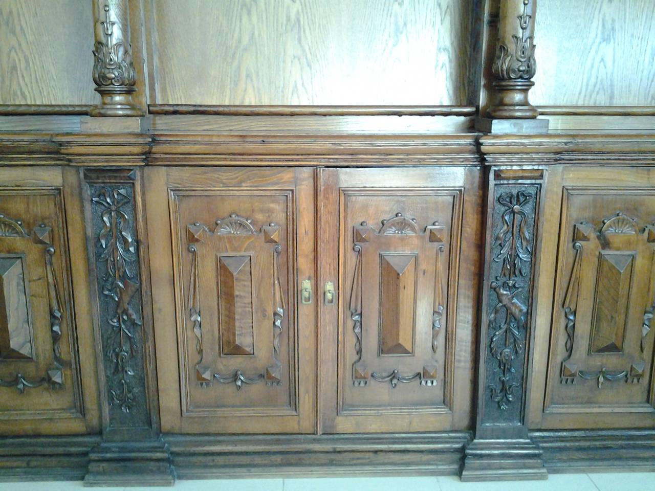 1875 Original Spanish Apothecary Cabinet In Excellent Condition In Madrid, ES