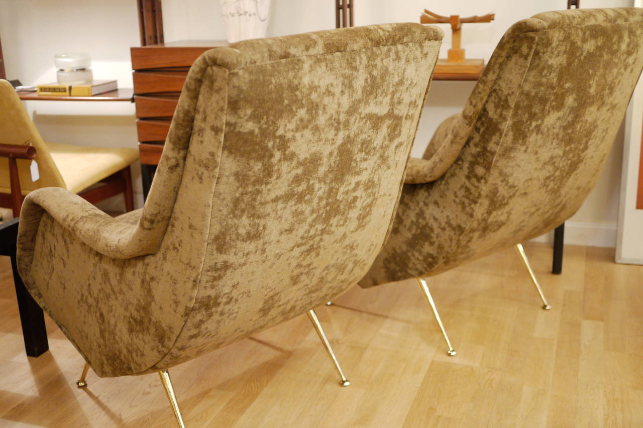 Pair of Itaian High Back ISA Arm Chairs In Excellent Condition In Madrid, ES
