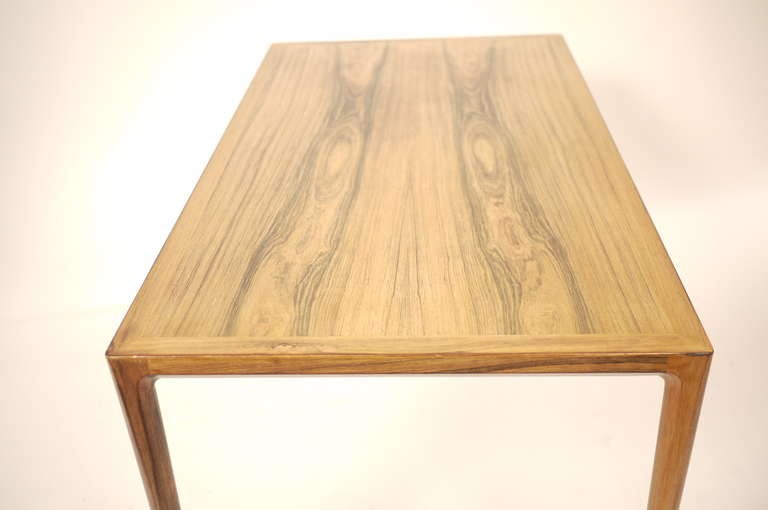 Milieu du XXe siècle Table basse en bois de rose Bernt Pedersen, 1958 en vente