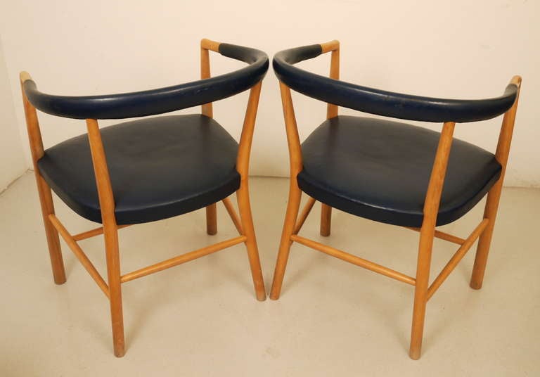 Pair of Jacob Kjaer United Nations Armchairs In Good Condition In Madrid, ES