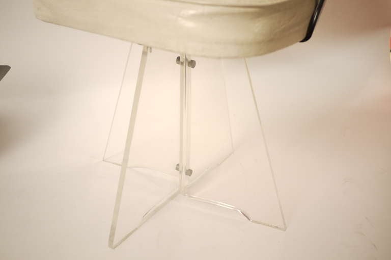 Pair of 1950s Lucite Chair For Sale 3