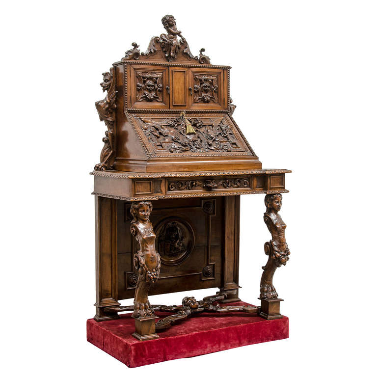 Renaissance Desk In Excellent Condition In Noord-Brabant, NL