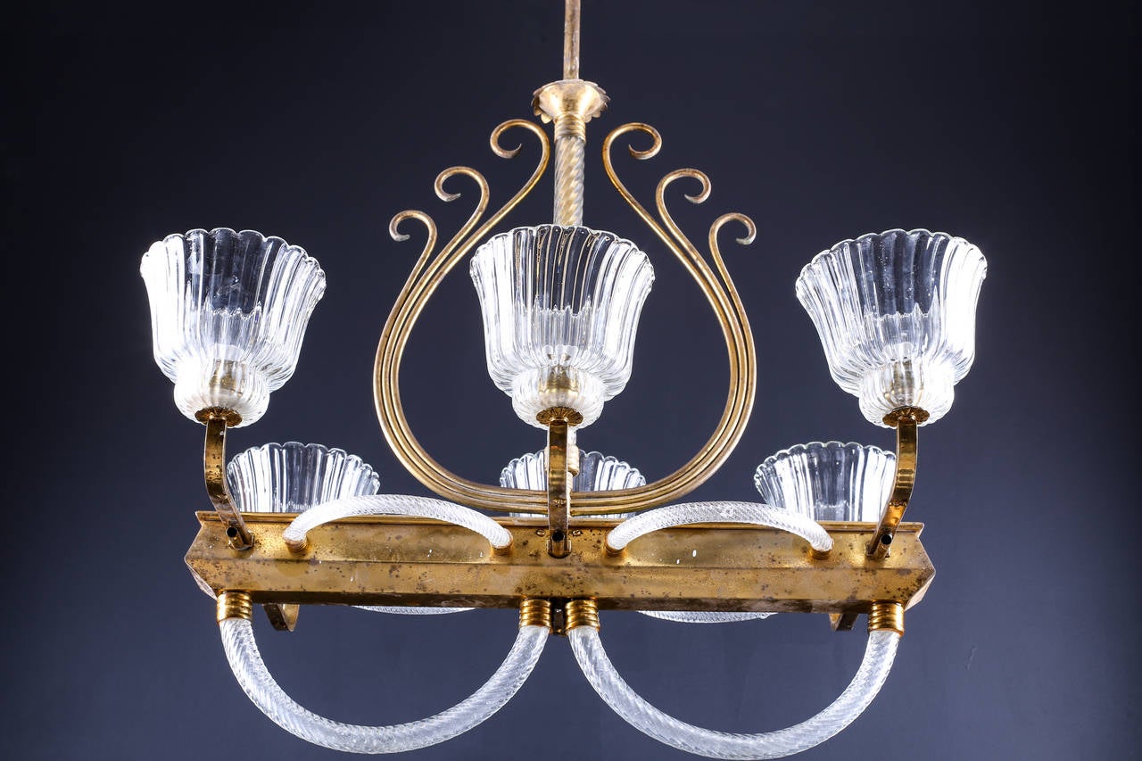 Mid-20th Century Venetian Brass and Clear Murano Glass Chandelier, Barovier and Toso Style, 1930s For Sale