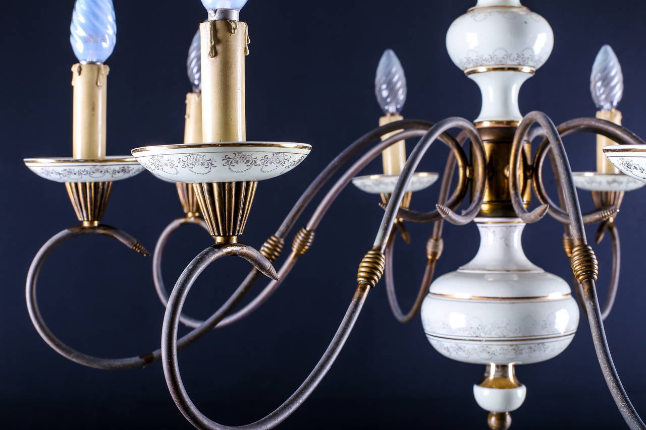 Italian Beautiful Brass and Porcelain Eight-Light Aesthetic Movement Chandelier For Sale