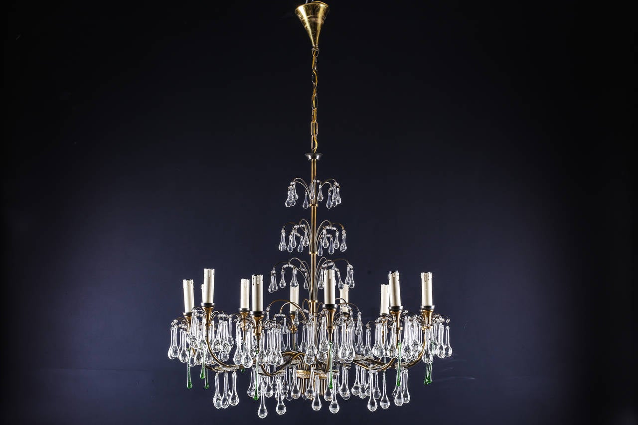 Italian Magnificent Vintage Brass Twelve-Light Chandelier with Murano Glass Tear Drops For Sale
