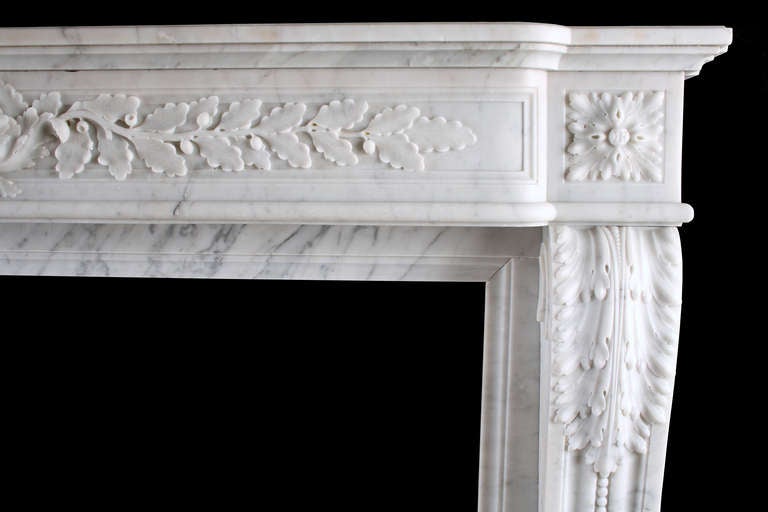 An Attractive French Louis XVI Antique Fireplace in White Carrara Marble In Good Condition In London, GB