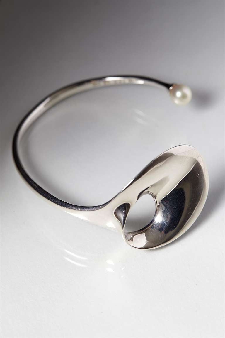 Scandinavian Modern Bracelet, designed by Torun Bülow-Hübe for Georg Jensen, Denmark. 1973.