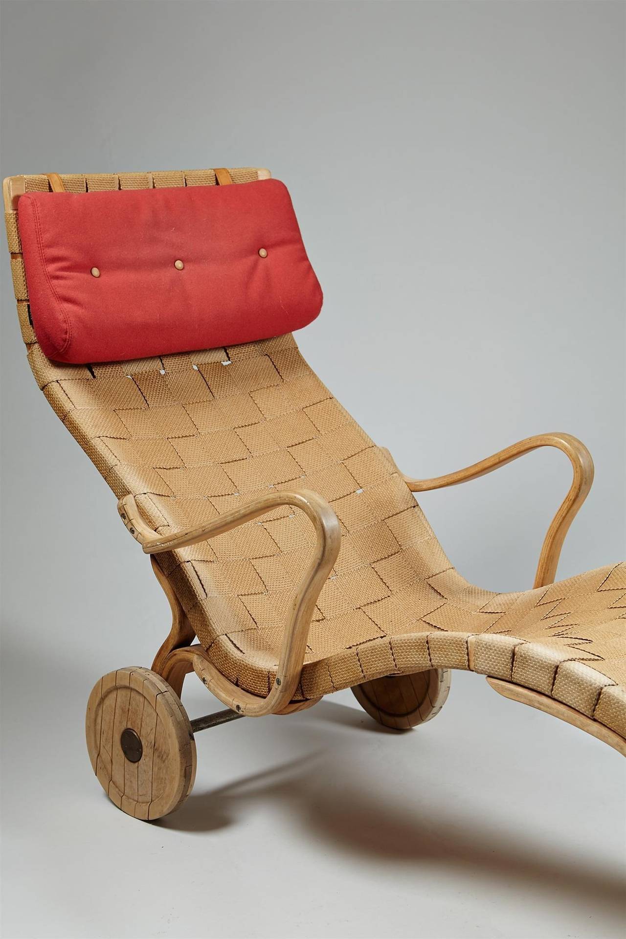 Scandinavian Modern Chaise Longue Designed by Bruno Mathsson for Karl Mathsson, Sweden, 1942