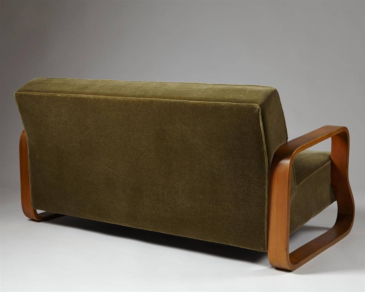 Scandinavian Modern Sofa, Model 544, Designed by Alvar Aalto for Artek, Finland, 1932