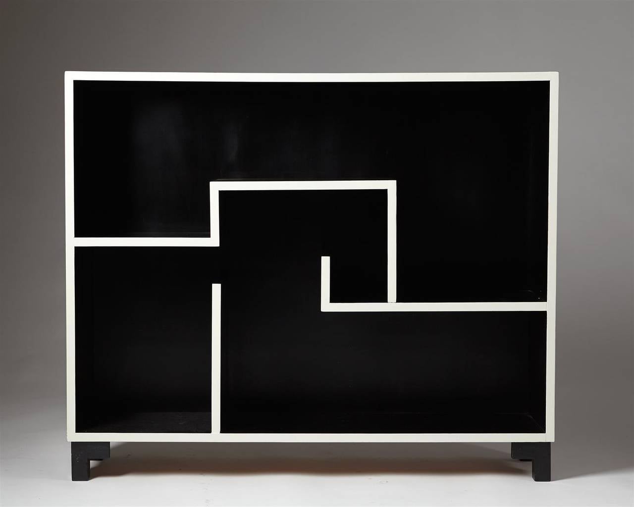 Bookcase attributed to Axel Einar Hjorth for NK, Sweden, 1930s.
Lacquered wood.