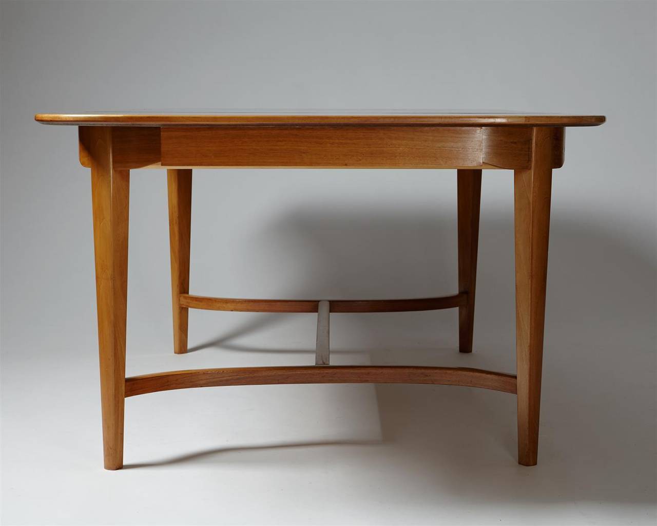 Dining Table Designed by Josef Frank for Svenskt Tenn, Sweden 1950s In Excellent Condition In Stockholm, SE