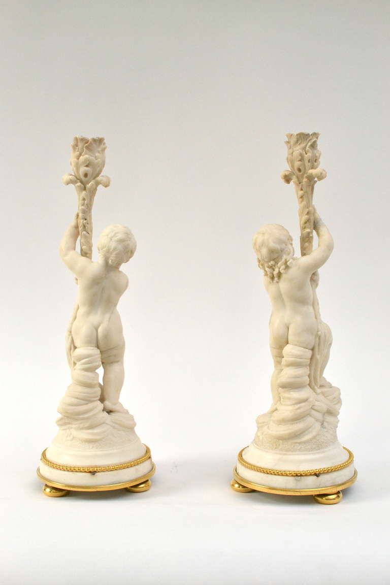 Pair of French Louis XVI White Marble Candlesticks With Gilt Bronze Mounts In Good Condition For Sale In Stockholm, SE