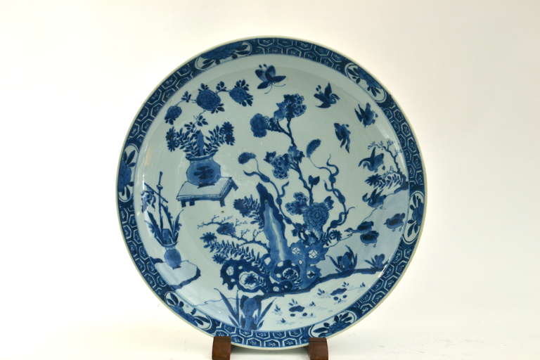 18th Century and Earlier A Pair Of Large Chinese Blue And White Dishes Kangxi Period (1662-1722)