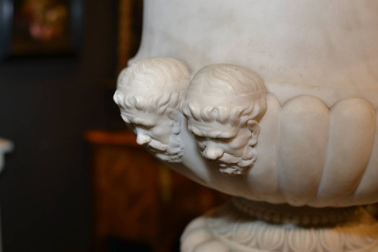 Important 19th Century Italian Carrara Marble Urn on Original Marble Stand 5