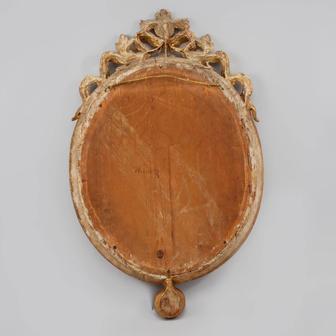 Pair of 18th Century Oval Swedish Gustavian Giltwood Girandole Mirrors In Excellent Condition In Stockholm, SE