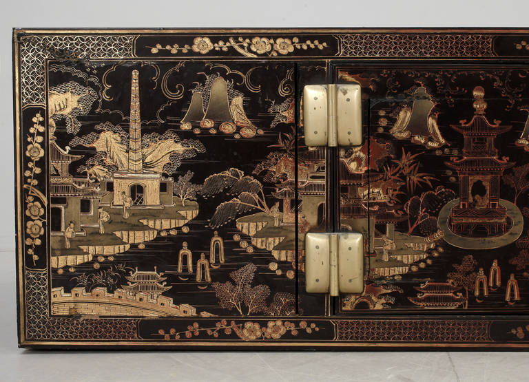 Wood Pair of Chinese lacquer cabinets, circa 1900