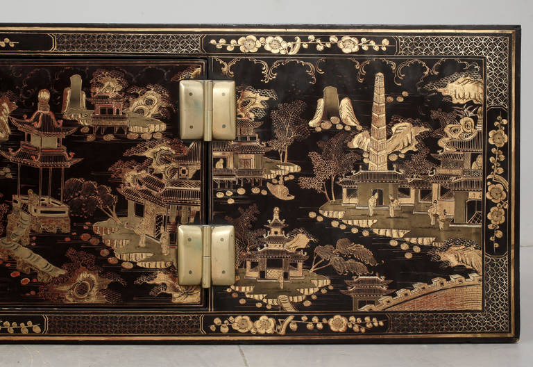 Pair of Chinese lacquer cabinets, circa 1900 1