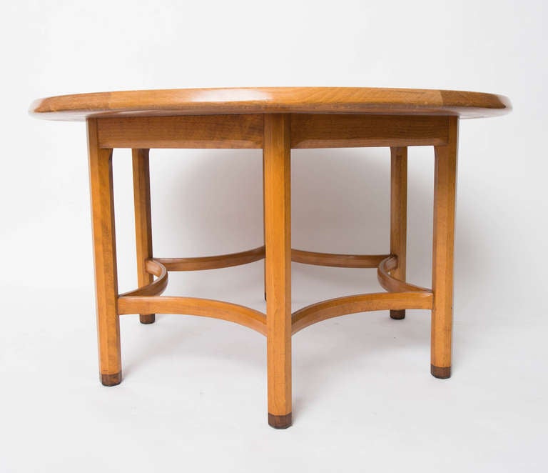 Nice wooden coffee table in two different type of woods. Attributed Nordiska Kompaniet, 1940's.