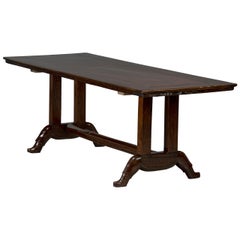 Long table with "Shoe base"
