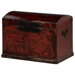 Antique Chest with Thick Red Original Lacquer, Late 18th Century
