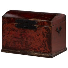 Antique Chest with Thick Red Original Lacquer, Late 18th Century