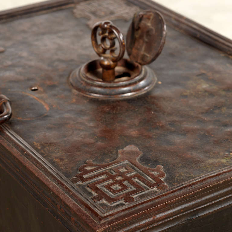 Baroque chest safe In Excellent Condition In Kastrup, DK