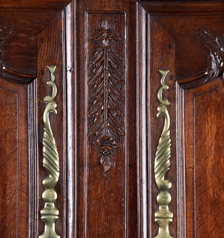 French Louis XVI Cabinet Chestnut Fine Carvings and Hardware, circa 1790 In Good Condition In Kastrup, DK