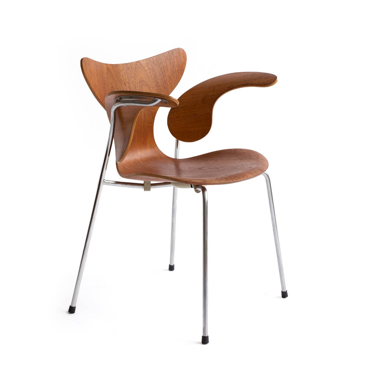 Beautiful and rare Arne Jacobsen The Seagull armchair in teak. 

Designed 1970 and manufactured by Fritz Hansen, model 3208. 

Very fine condition.