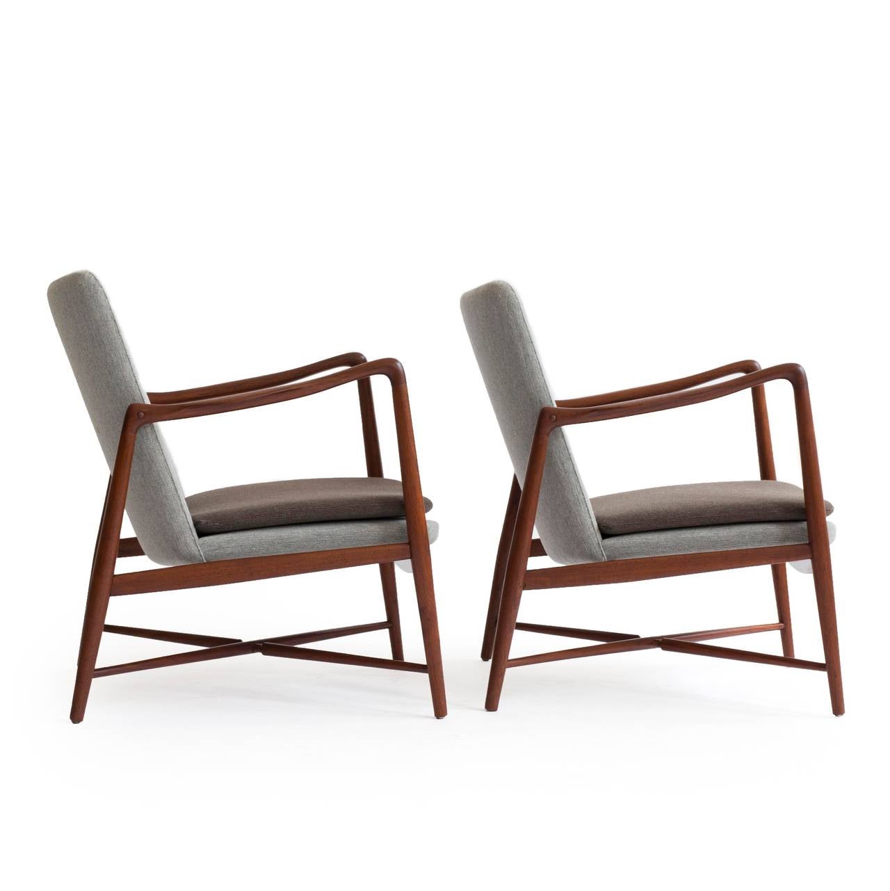 Scandinavian Modern Pair of Finn Juhl 'Fireplace Chairs' for Bovirke