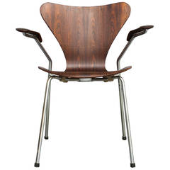 Armchair, model: 3207 by Arne Jacobsen for Fritz Hansen.