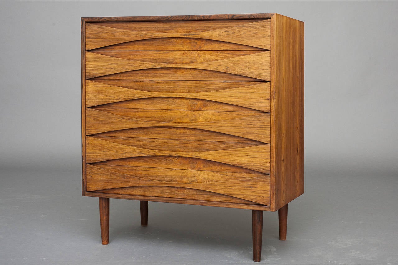 Chest by Arne Vodder for Sibast.
Rosewood.
Nice refinished condition.