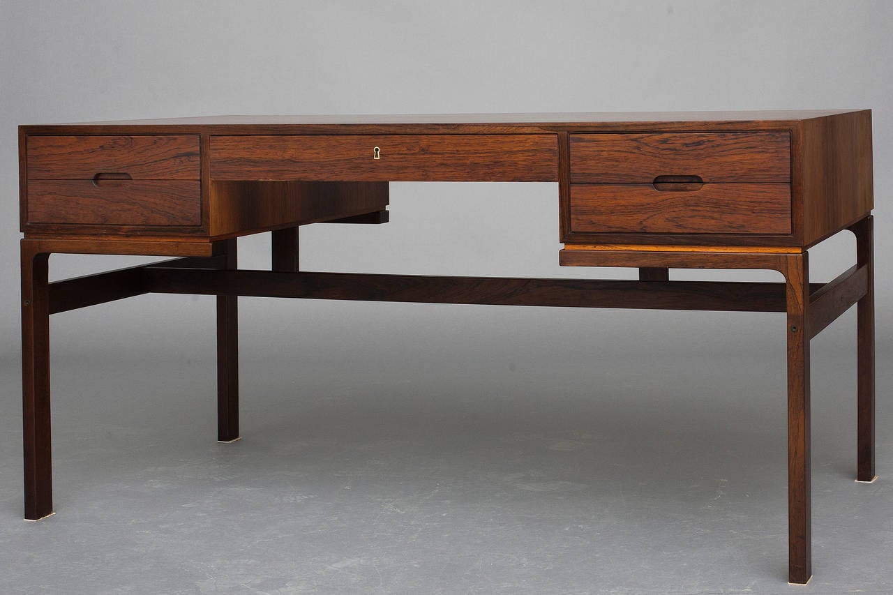 Desk by Arne Wahl Iversen for Vinde Furniture.
Rosewood.
Nice refinished condition.