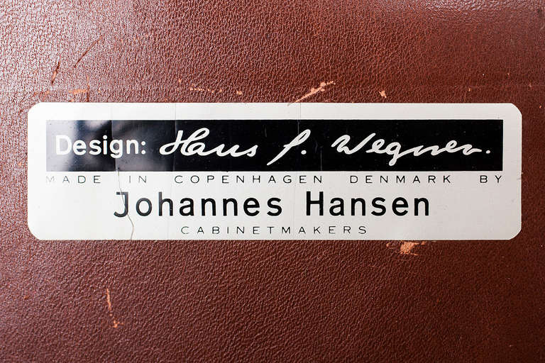 Set of Four Lounge Chairs and Coffee Table by Hans J. Wegner for Johannes Hansen. 3