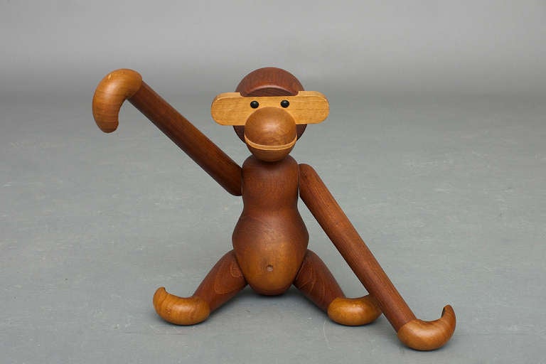 Big monkey by Kay Bojesen for Kay Bojesen Denmark.
Design: 1951
Teak and limba.
Nice vintage condition, repair of one hand, see photo.