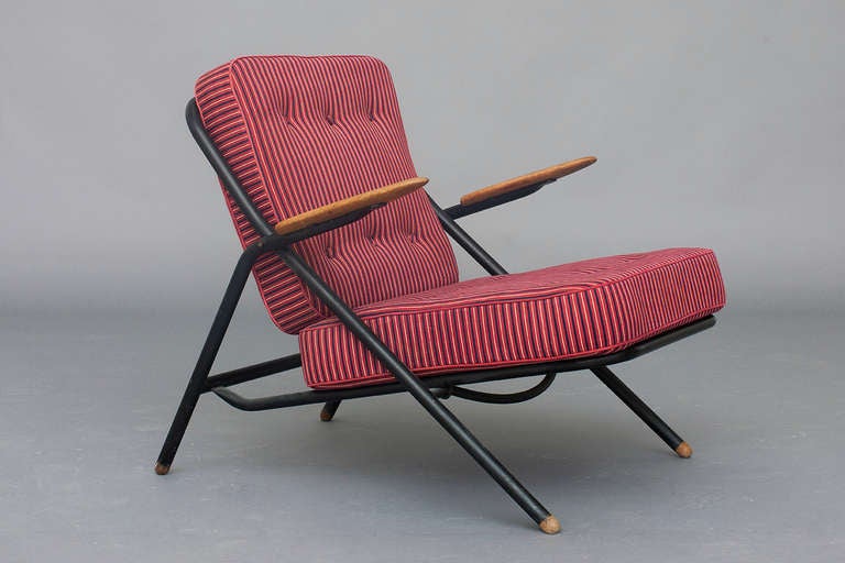 Sawbuck lounge chair, Model: GE 215 by Hans J. Wegner for Getama.
Teak, black lacquered metal & cushions with wool upholstery.
Design 1955
Nice vintage condition.