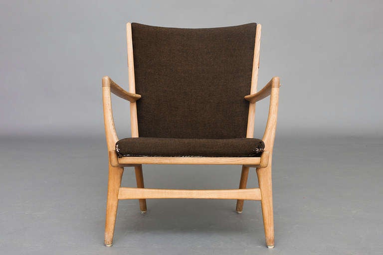 Mid-Century Modern Pair of Lounge Chairs by Hans J. Wegner for AP Stolen