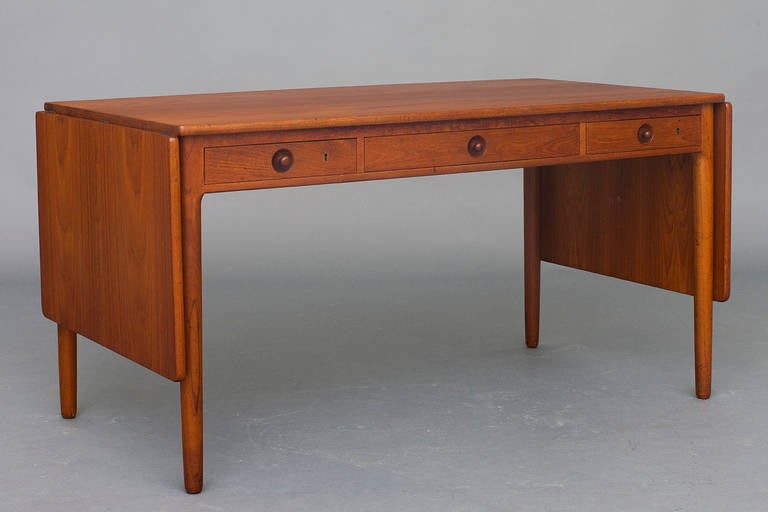 Drop-leaf desk by Hans J. Wegner for Andreas Tuck. Model: AT-305, teak. Nice refinished condition.