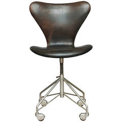 "Seven Series" office chair by Arne Jacobsen /for Fritz Hansen.