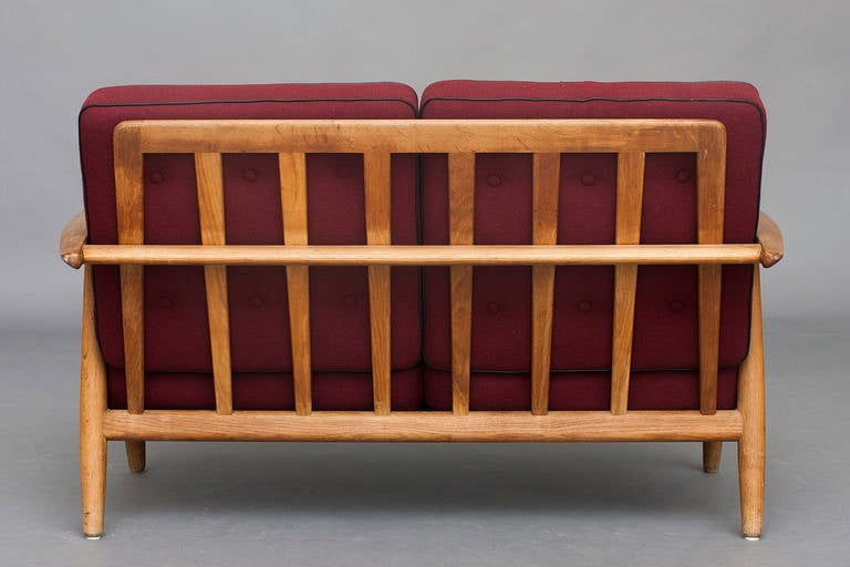Two-Seater Sofa by Hans J. Wegner for Getama In Excellent Condition In Copenhagen, DK