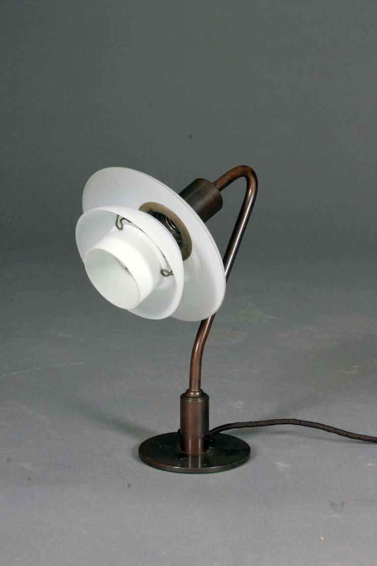 PH 2/2 table lamp by Poul Henningsen for Louis Poulsen.
Model: 